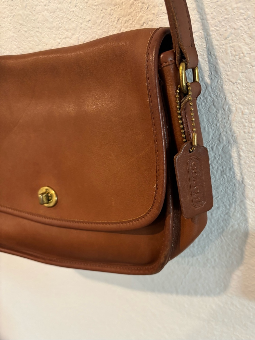 Vintage Coach Brown Leather Crossbody Bag with Turn-Lock - Picture 2 of 7